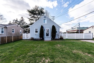 83 Michigan Ave, Warwick, RI 02888