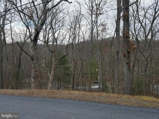 1209 Lakeview Dr, Cross Junction, VA 22625