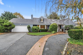 1339 Boxwood Dr E, Hewlett, NY 11557