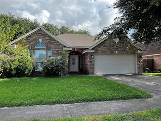 827 Hartman Dr, Baytown, TX 77521