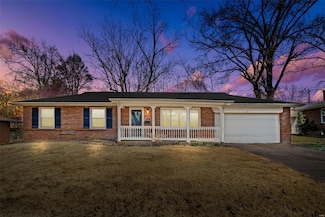 6 Bromley Dr, Saint Louis, MO 63135