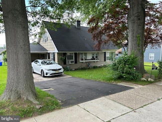 65 Peacock Ln, Willingboro, NJ 08046