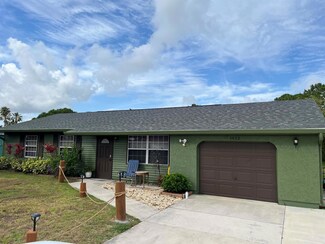1422 SE Arenson Ln, Port Saint Lucie, FL 34952