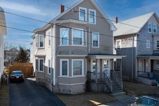 14-16 Collins St, New Bedford, MA 02740