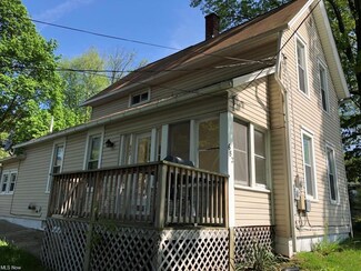 682 Wooster Rd N, Barberton, OH 44203