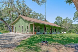 1546 Private Road 648, Bay City, TX 77414