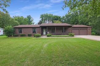 1210 Carol Crest Dr, Sleepy Hollow, IL 60118