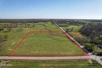 1 Palm Rd, Neosho, MO 64850