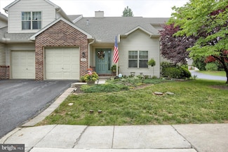 5235 Cobblestone Dr, Mechanicsburg, PA 17055