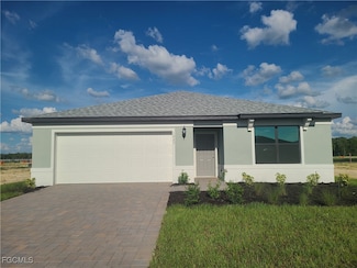 1023 Caloosa Breeze Dr, Labelle, FL 33935
