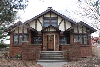 1702 21st St, Rock Island, IL 61201