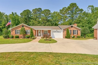 2483 W Carthage Rd, Lumberton, NC 28360