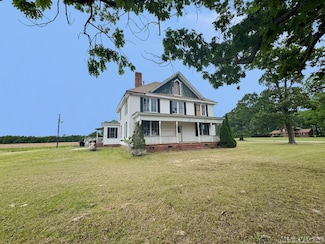 26471 N Carolina 561, Enfield, NC 27823