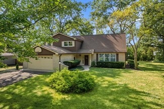383 Meadowrue Ln, Batavia, IL 60510