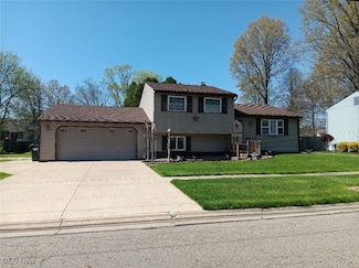 211 Mayhill Dr, Newton Falls, OH 44444