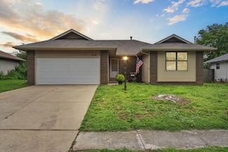 2112 S Golden Ave, Springfield, MO 65807