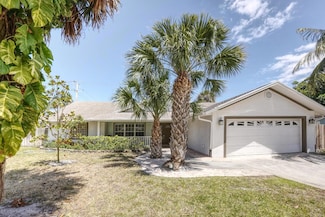 701 SE Dolphin Dr, Stuart, FL 34996