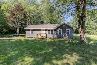 1050 Wicker Rd SE, Stanton, MI 48888