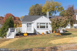 1509 Sommers Ln, Upper Chichester, PA 19014