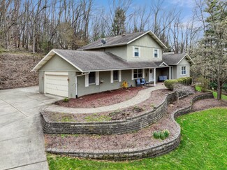 690 Howell Dr, Newark, OH 43055