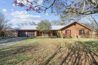 128 Twin Oak Dr, Crestview, FL 32536