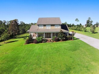 5024 Ivanhoe Dr, Kiln, MS 39556