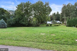 605 Hillcrest Rd, York, PA 17403