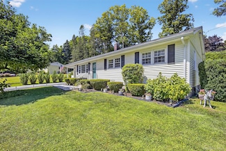 6 Peters Rd, Hopewell Junction, NY 12533