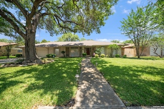 425 Crestwind Dr, San Antonio, TX 78239