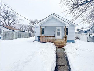 1305 E 26th St, Des Moines, IA 50317