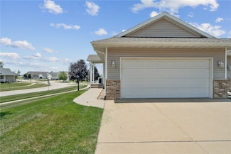 247 Kelso Ln Unit 247, Fairfax, IA 52228