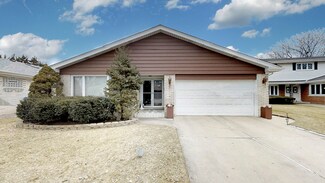 6821 N Waukesha Ave, Chicago, IL 60646