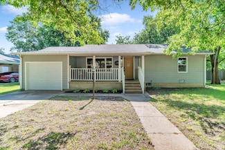 218 N Locust St, Whitewater, KS 67154