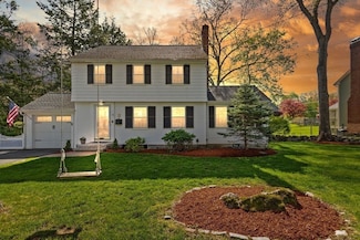 18 Oxbow Rd, Lynnfield, MA 01940