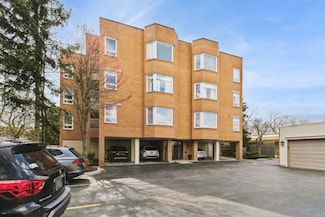 1635 N Milwaukee Ave Unit 105, Libertyville, IL 60048
