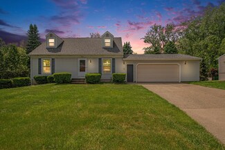 4415 Bekinshire Dr NW, Comstock Park, MI 49321