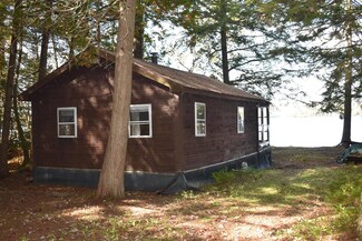 17 Sandy Shore Rd, Burlington, ME 04417
