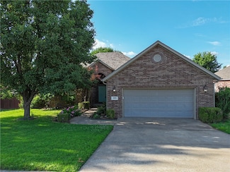 4826 W Plymouth Rock Place, Fayetteville, AR 72704