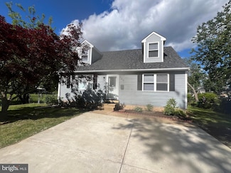 725 Rosa Ave, Croydon, PA 19021