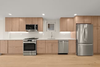 863 Saratoga St Unit 1, Boston, MA 02128