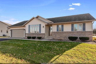 28 Schubert Ln, Fond Du Lac, WI 54935