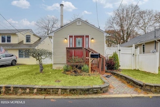15 York Ave, Port Monmouth, NJ 07758