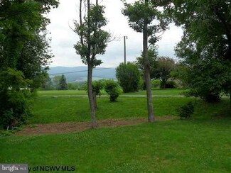208 Miller Rd, Kingwood, WV 26537