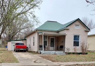 522 N 13th St, Independence, KS 67301