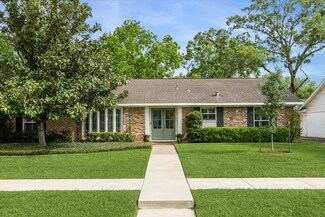 7906 Meadowglen Ln, Houston, TX 77063