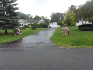 11 Maclaren Dr, Dundee, NY 14837