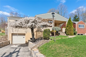 578 Charlotte Dr, Pittsburgh, PA 15236