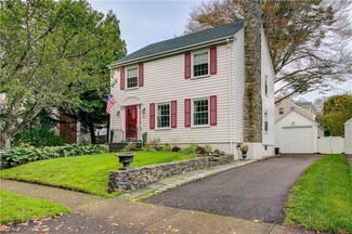 51 Harrison Ave, Newport, RI 02840