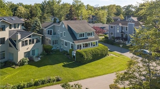 24915 Lakeview Dr, Bay Village, OH 44140