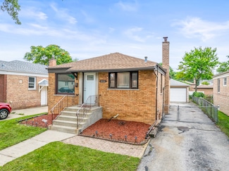 8821 S Troy Ave, Evergreen Park, IL 60805
